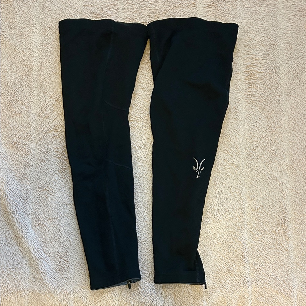 Black Merino Leg Warmers with IBEX Logo, zippers and elastic